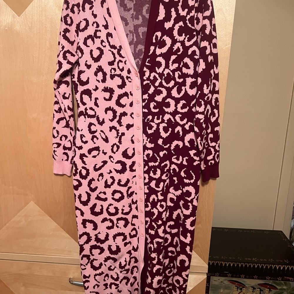 FARM Rio Pink and Red Leopard Cardigan - Picture 2 of 4